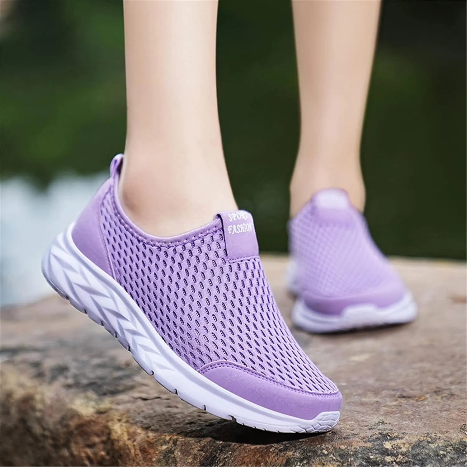 Breathable Walking Shoes for Women Stretch Cushion Sports Shoes Lightweight Flying Mesh Shoes for Elderly Women