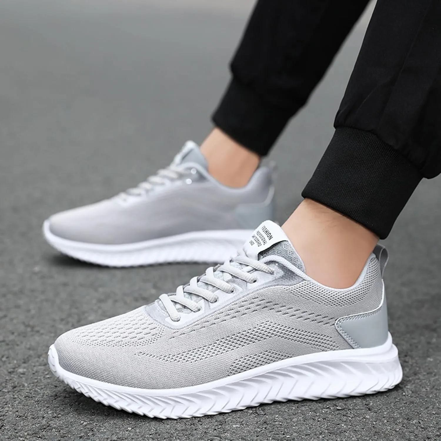 Men Sports Shoes Fashion New Pattern Simple Solid Flat Bottom Comfortable Lace Up Mesh Breathable Mens Sneaker Storage