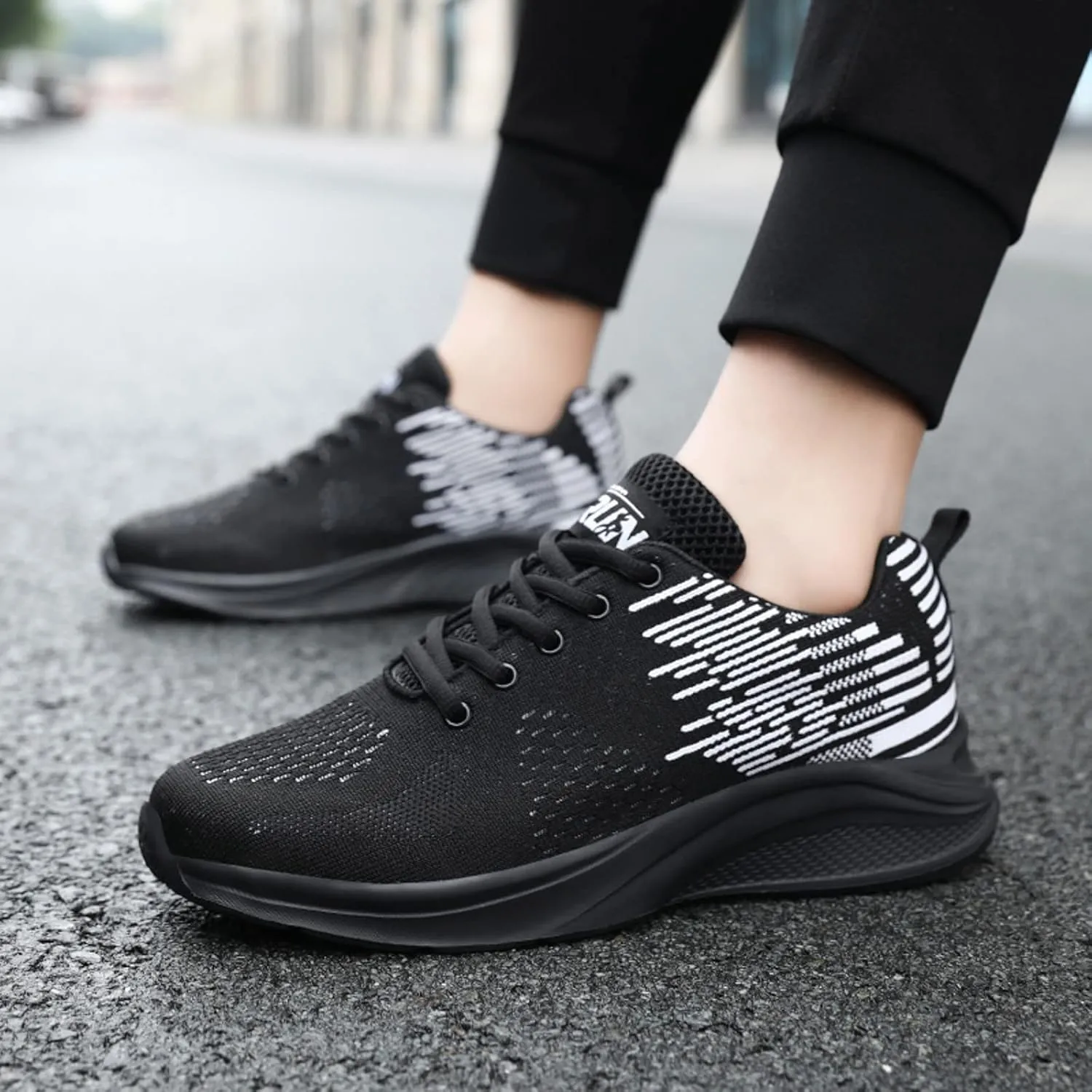 Men Sports Shoes New Summer Fashion Color Matching Flat Bottom Non Slip Mesh Breathable and Mens Sneaker Shoes