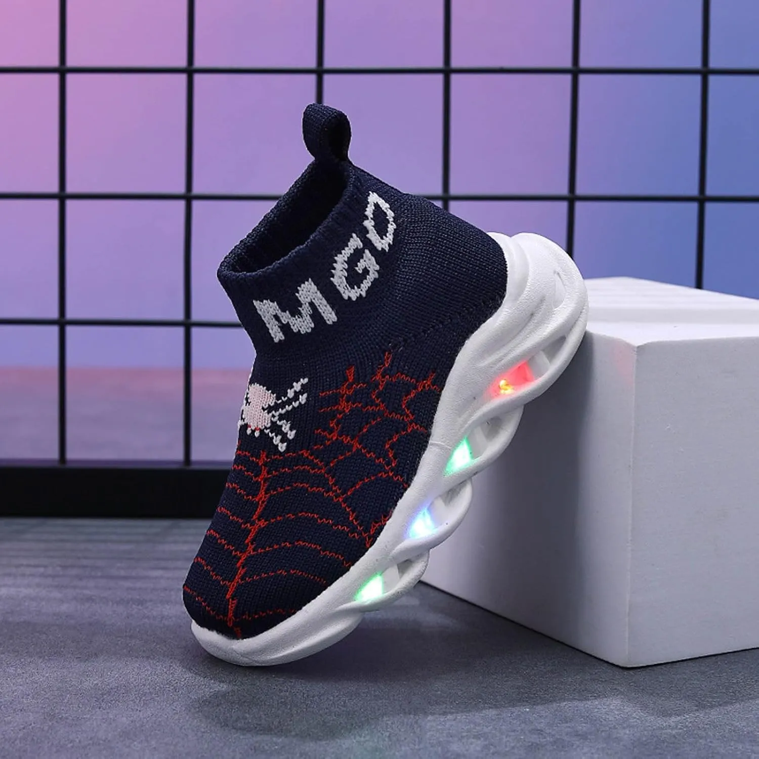 Toddler Boys Girls Light Up Shoes LED Lightweight Mesh Breathable Walking Sneakers Kids Fashion Boys Shoes Slip on