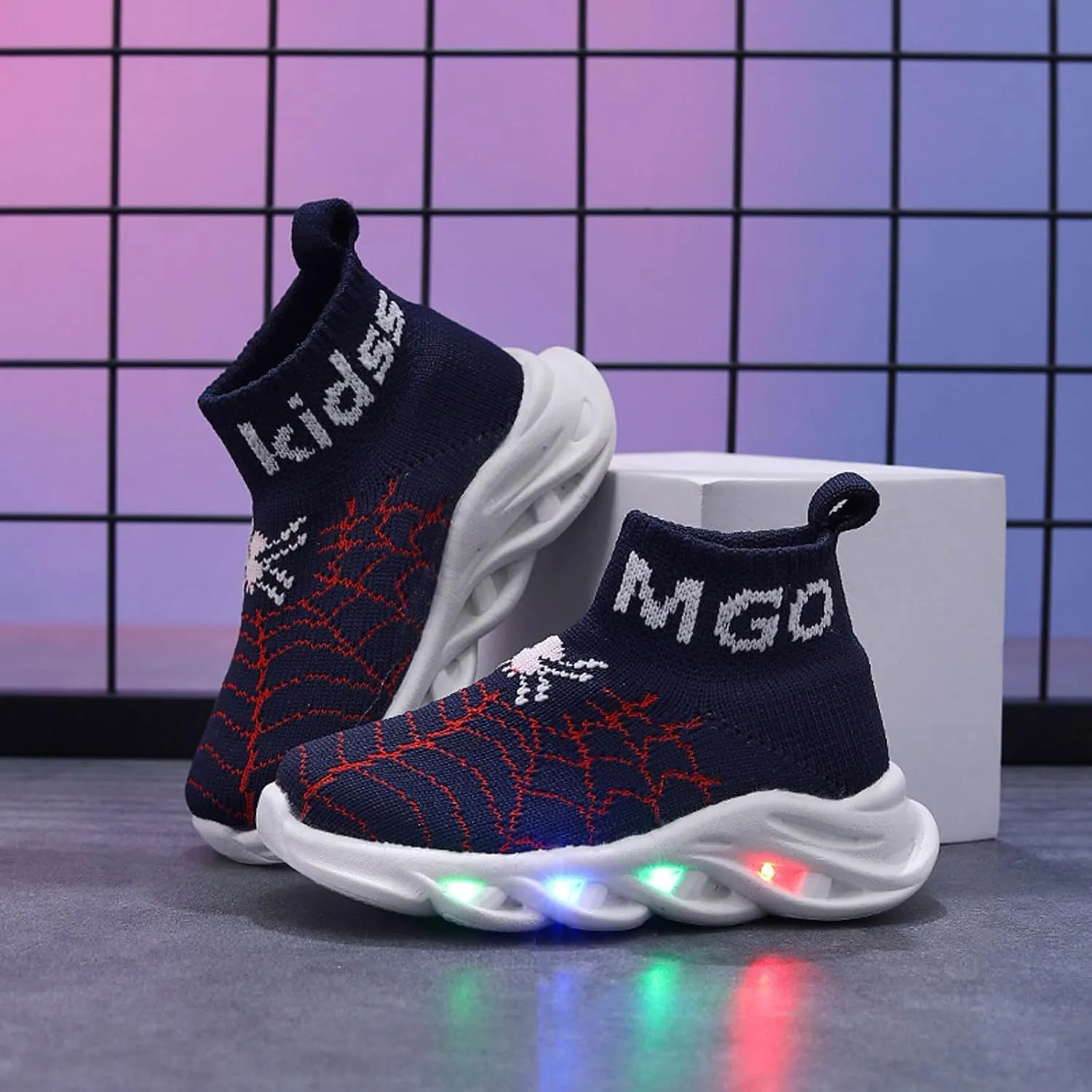 Toddler Boys Girls Light Up Shoes LED Lightweight Mesh Breathable Walking Sneakers Kids Fashion Boys Shoes Slip on