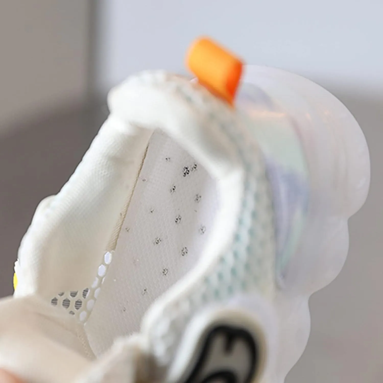 Toddler Boys Girls Light Up Sports Shoes Duck LED Flashing Sneakers Lightweight Mesh Breathable Running Sneakers