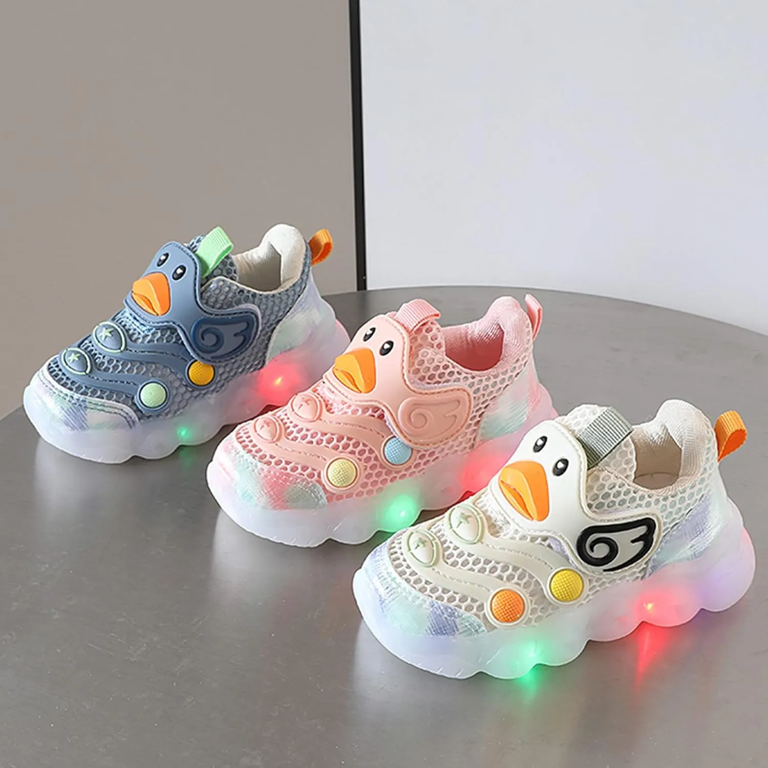 Toddler Boys Girls Light Up Sports Shoes Duck LED Flashing Sneakers Lightweight Mesh Breathable Running Sneakers