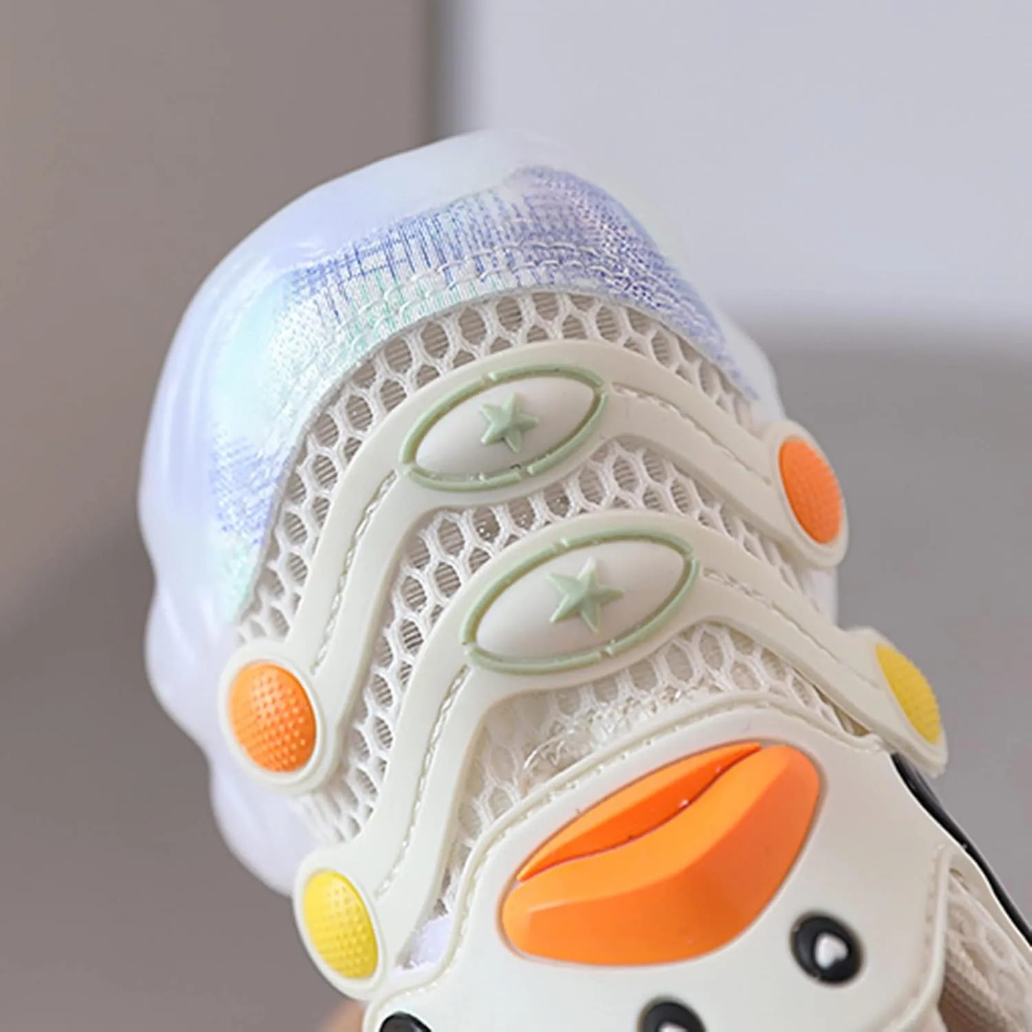 Toddler Boys Girls Light Up Sports Shoes Duck LED Flashing Sneakers Lightweight Mesh Breathable Running Sneakers